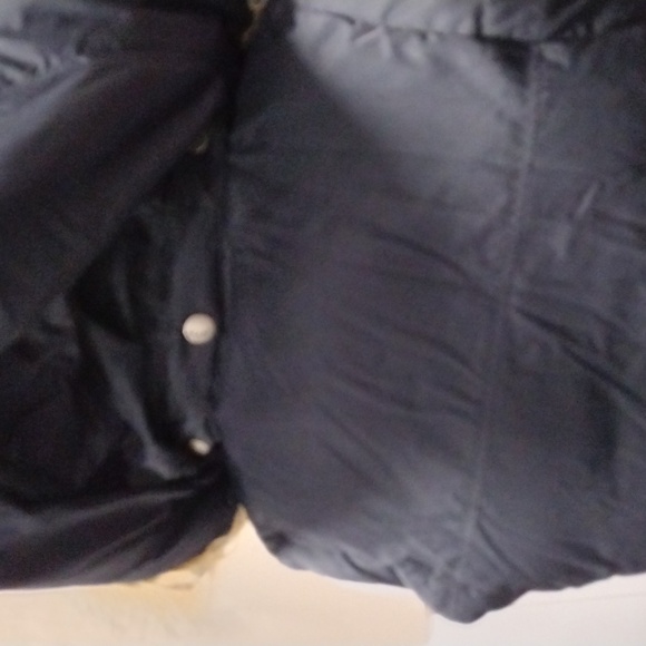 Columbia black zipper down vest with detachable hood. Women's Medium - Picture 12 of 12